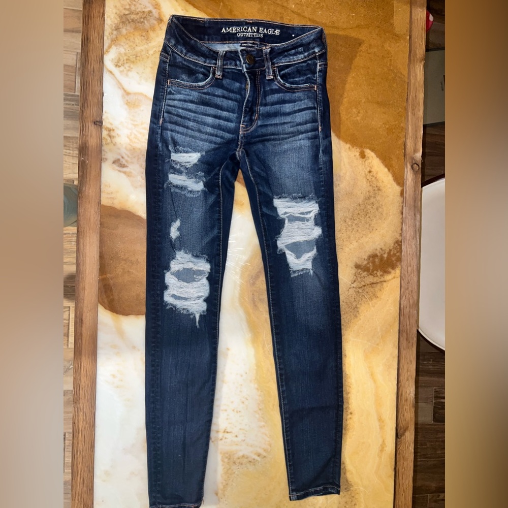 Beautiful rip stretchy jeans worn once.